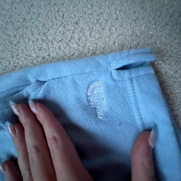 North face shorts - Picture 2 of 5